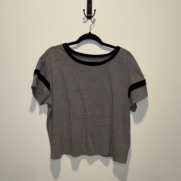 Grey 77 Dtachit Crop